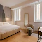 Sonder By Marriott Bonvoy Antinoo Apartments Piazza Del Parlamento
